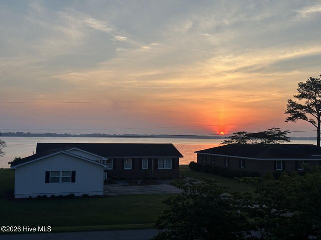 215 Bayshore Drive, Elizabeth City, NC 27909