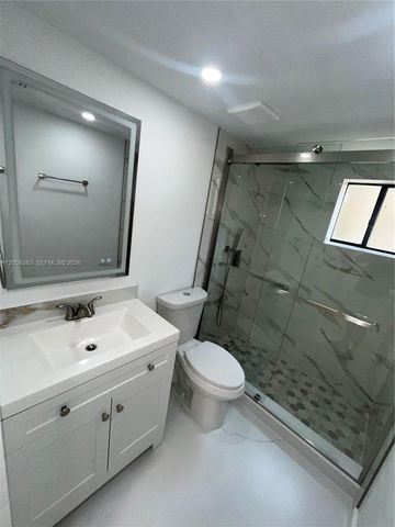 8625 NW 8th St 213, Miami, FL 33126