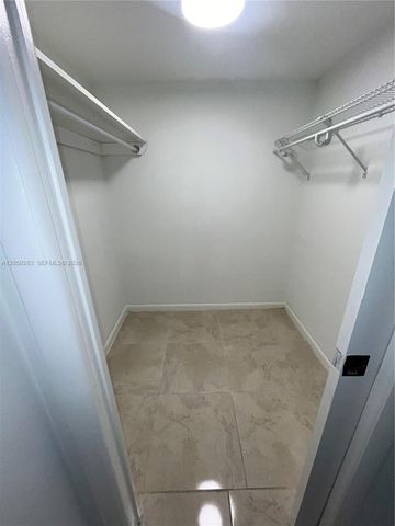 8625 NW 8th St 213, Miami, FL 33126