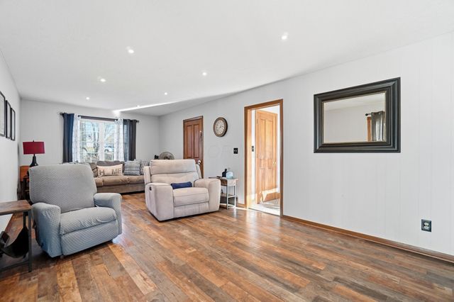 4195 Schirtzinger Road, Hilliard, OH 43026