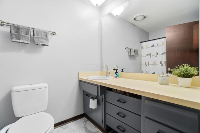 4195 Schirtzinger Road, Hilliard, OH 43026