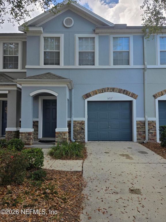 5717 PARKSTONE CROSSING Drive, Jacksonville, FL 32258
