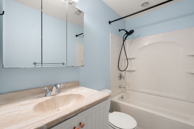 8 Concord Terrace 8, Framingham, MA 01702