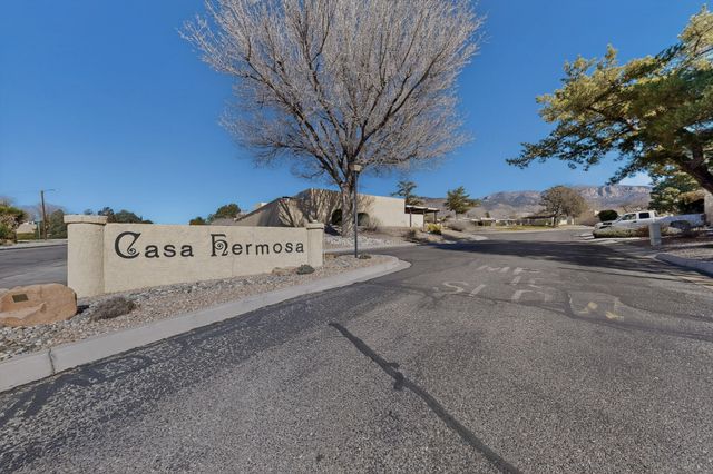 34 Casa Hermosa Drive NE, Albuquerque, NM 87112