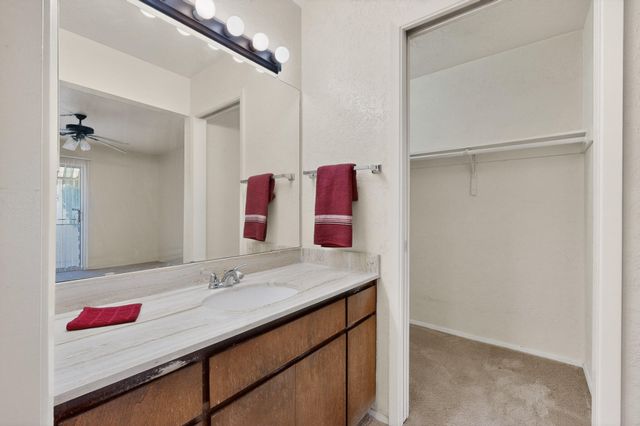 34 Casa Hermosa Drive NE, Albuquerque, NM 87112