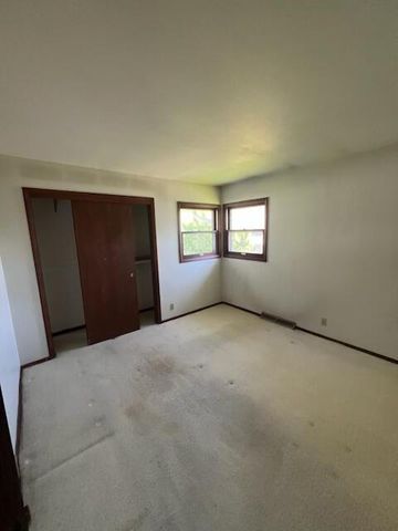 5354 S 8th STREET, Milwaukee, WI 53221