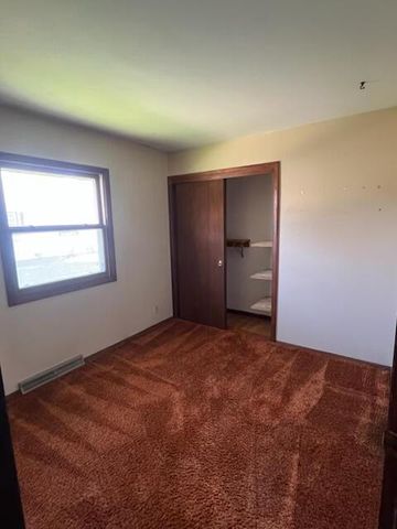5354 S 8th STREET, Milwaukee, WI 53221