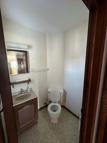 5354 S 8th STREET, Milwaukee, WI 53221