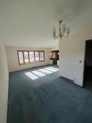 5354 S 8th STREET, Milwaukee, WI 53221