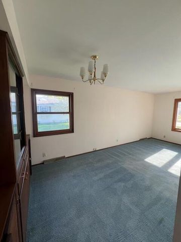 5354 S 8th STREET, Milwaukee, WI 53221