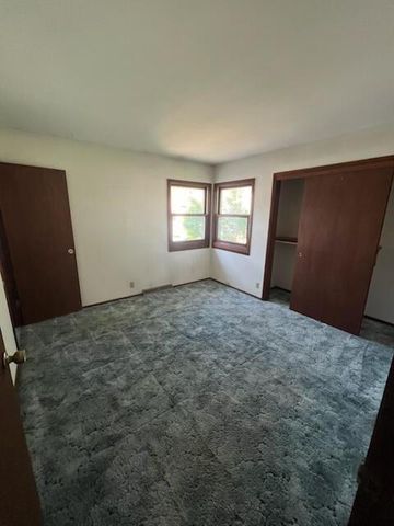 5354 S 8th STREET, Milwaukee, WI 53221