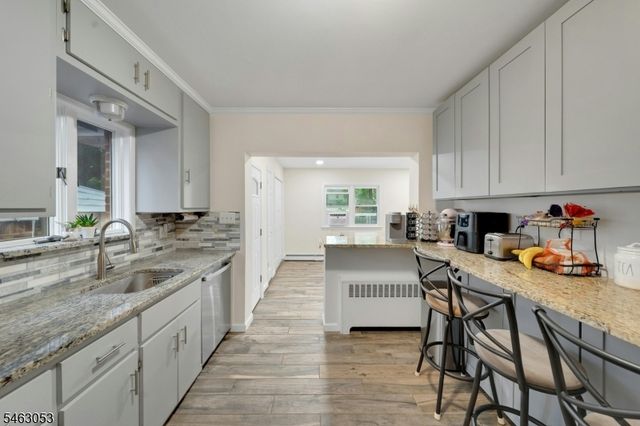 33 E Passaic St, Rochelle Park Twp., NJ 07662