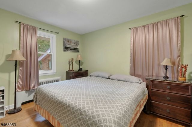 33 E Passaic St, Rochelle Park Twp., NJ 07662