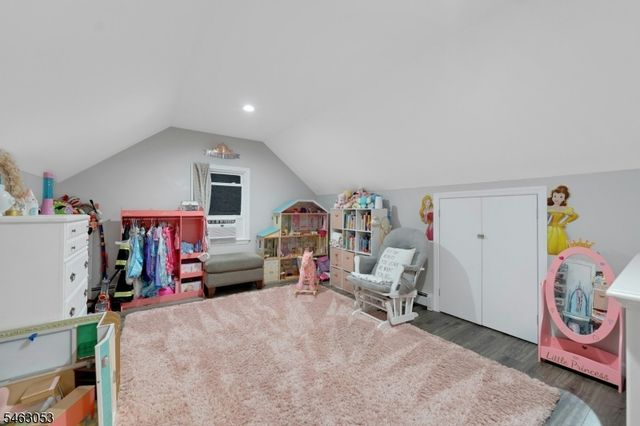33 E Passaic St, Rochelle Park Twp., NJ 07662