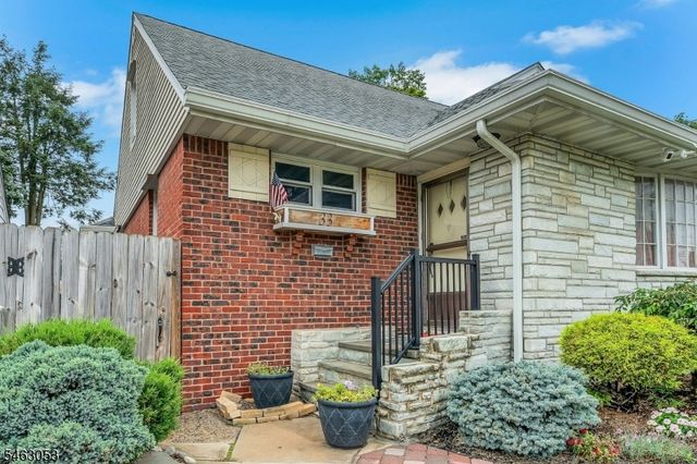 33 E Passaic St, Rochelle Park Twp., NJ 07662