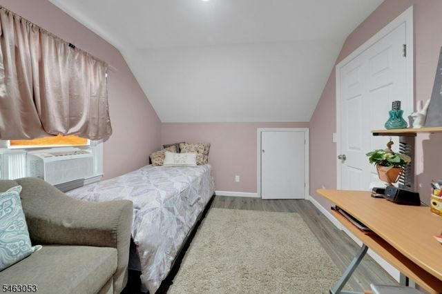 33 E Passaic St, Rochelle Park Twp., NJ 07662