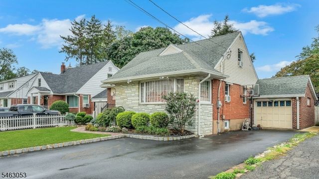 33 E Passaic St, Rochelle Park Twp., NJ 07662