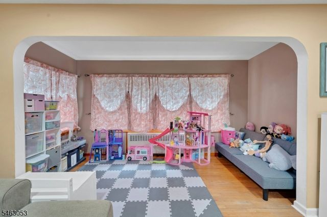 33 E Passaic St, Rochelle Park Twp., NJ 07662