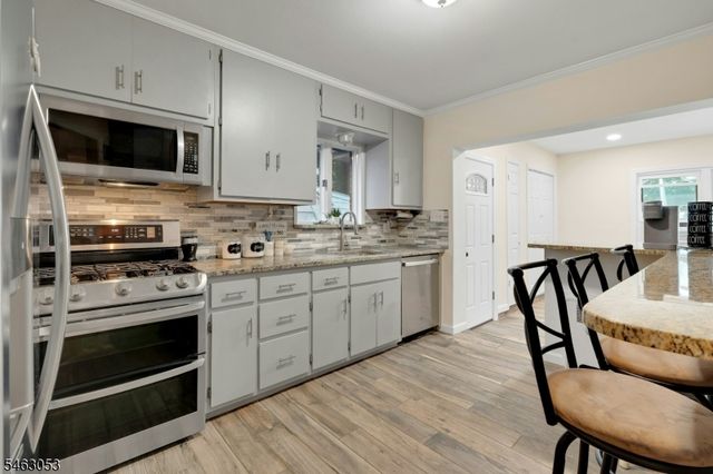 33 E Passaic St, Rochelle Park Twp., NJ 07662