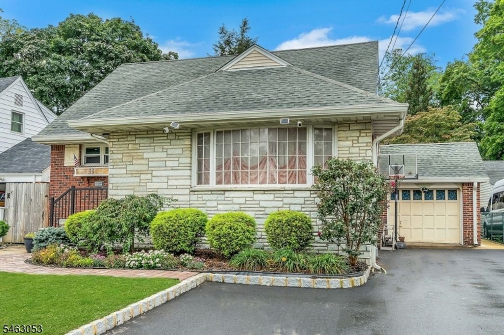 33 E Passaic St, Rochelle Park Twp., NJ 07662