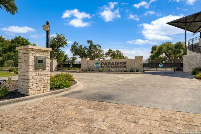 913 Blueridge Vw, Canyon Lake, TX 78133