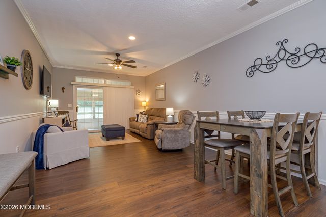 7 Greenwillows Drive, Lakewood, NJ 08701