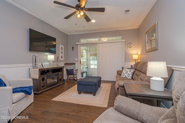 7 Greenwillows Drive, Lakewood, NJ 08701