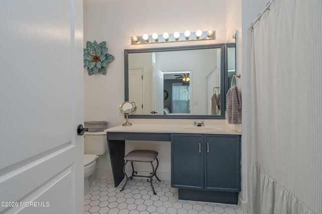 7 Greenwillows Drive, Lakewood, NJ 08701