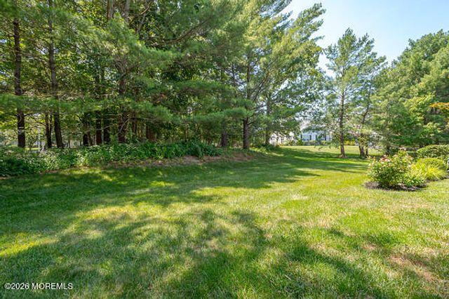 7 Greenwillows Drive, Lakewood, NJ 08701