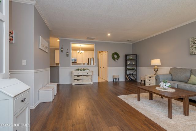 7 Greenwillows Drive, Lakewood, NJ 08701