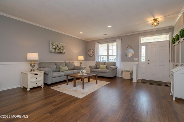 7 Greenwillows Drive, Lakewood, NJ 08701