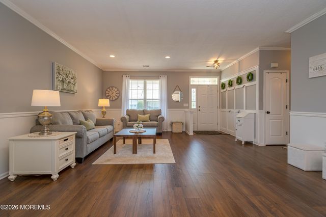 7 Greenwillows Drive, Lakewood, NJ 08701