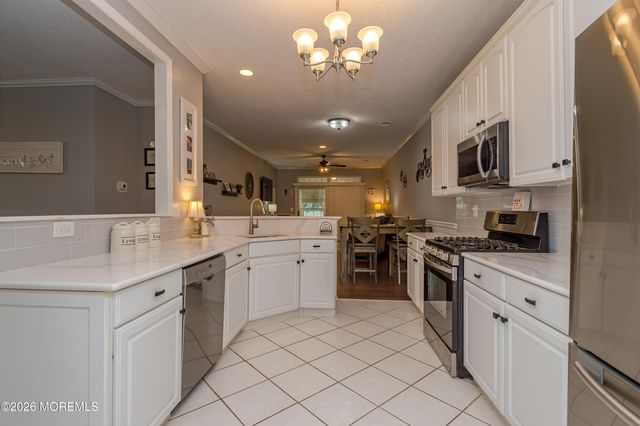 7 Greenwillows Drive, Lakewood, NJ 08701