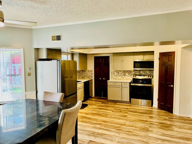 8699 CHERRY SPRING DR, Memphis, TN 38016