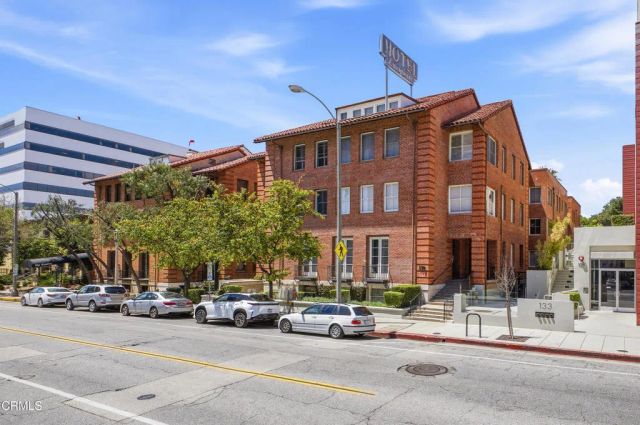 139 S Los Robles Avenue 205, Pasadena, CA 91101