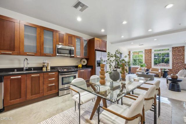 139 S Los Robles Avenue 205, Pasadena, CA 91101