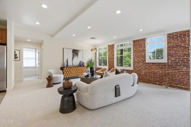 139 S Los Robles Avenue 205, Pasadena, CA 91101