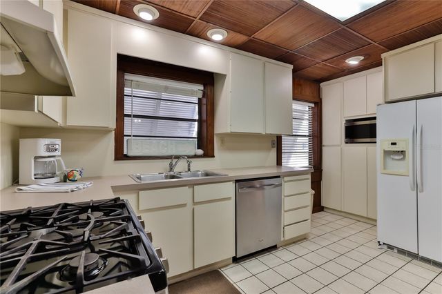 314 DUE EAST STREET, New Smyrna Beach, FL 32169