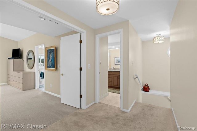 5067 Oakwood Court, Commerce Charter Township, MI 48382