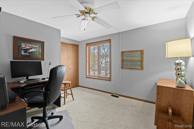 5067 Oakwood Court, Commerce Charter Township, MI 48382