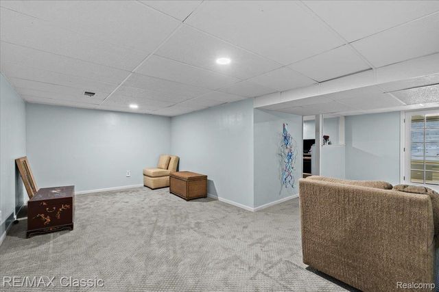 5067 Oakwood Court, Commerce Charter Township, MI 48382