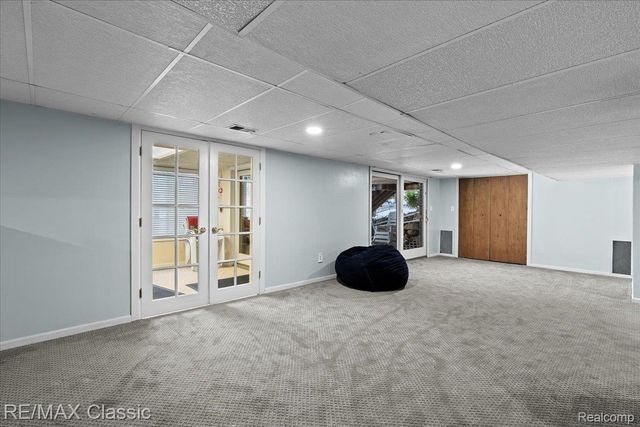 5067 Oakwood Court, Commerce Charter Township, MI 48382