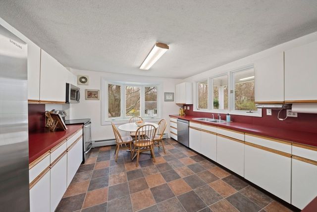 2 East St, Sharon, MA 02067