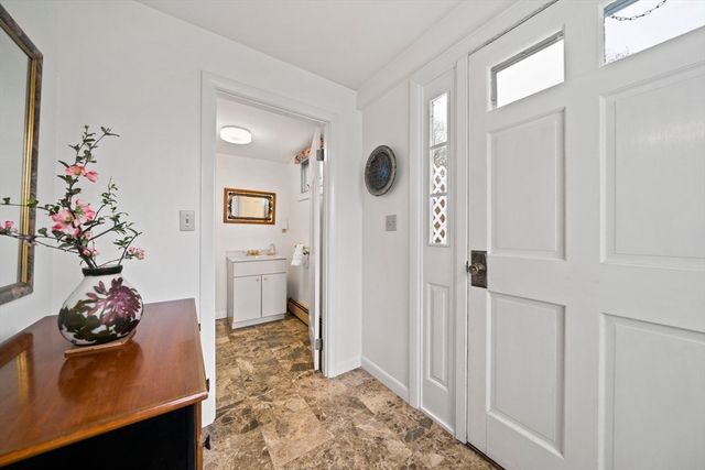 2 East St, Sharon, MA 02067