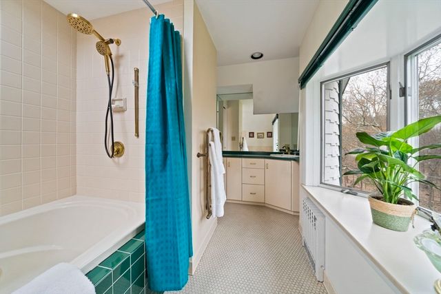 2 East St, Sharon, MA 02067