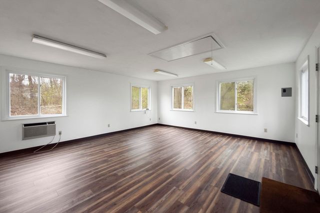 2 East St, Sharon, MA 02067
