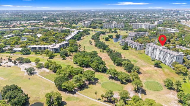 575 Oaks Ln 403, Pompano Beach, FL 33069
