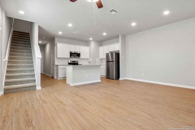 3933 Abbott Pass Unit 101, St Hedwig, TX 78152