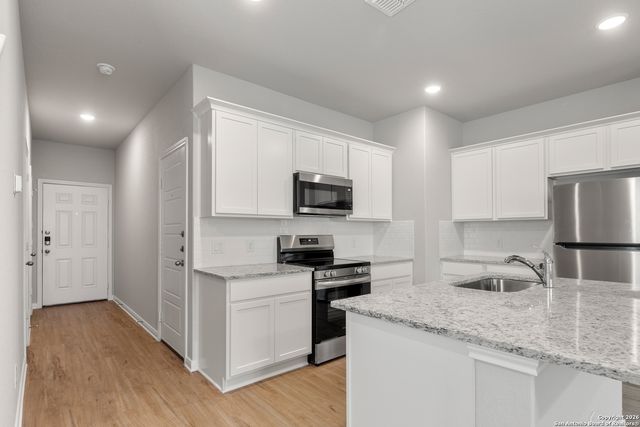 3933 Abbott Pass Unit 101, St Hedwig, TX 78152
