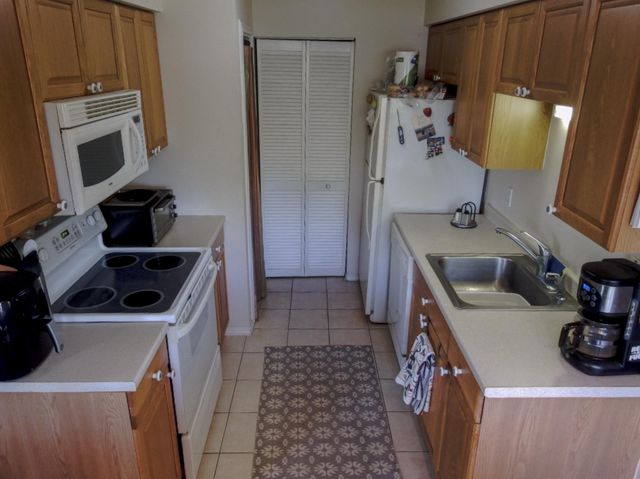 16 CHESAPEAKE CT, Barnegat, NJ 08005
